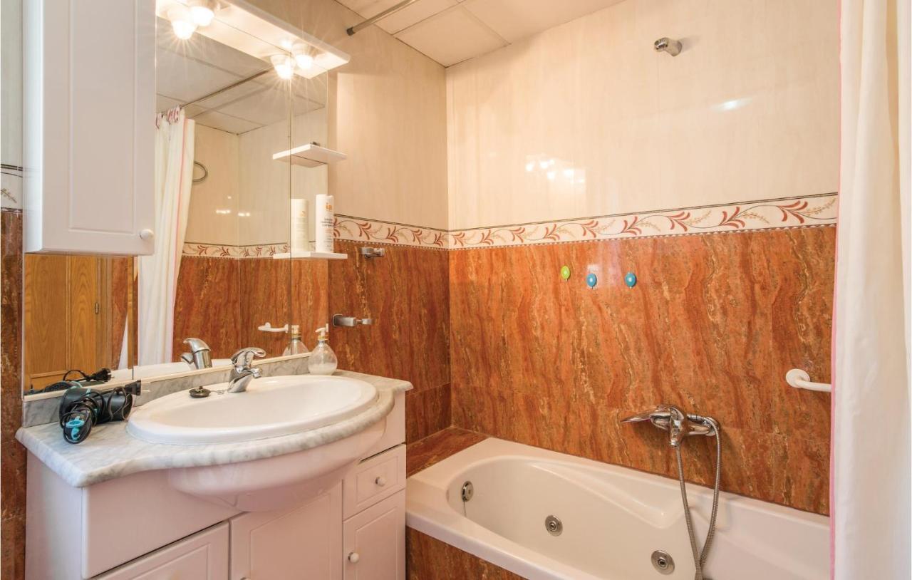 Awesome Home In Caravaca With Kitchen Каравака де ла Крус Екстериор снимка